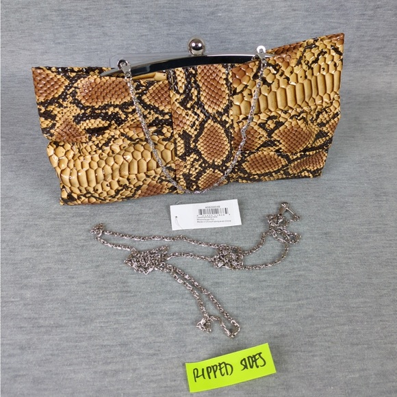🍭 3/$10 👯‍♀️Host Pick⚡️FREE w/purchase SnakeskinPrint Clutch/Small Purse-w/flaws - Picture 8 of 13